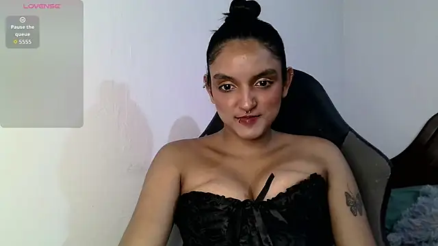 Snapshot of Ari_20_ chatting on 17, 10, 2025 Ari 20 online show from 17, 10, 2025