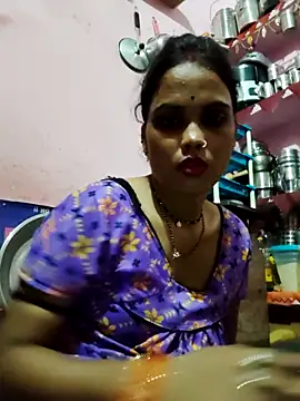 Snapshot of Cut_ragni chatting on 23, 9, 2025 Cut ragni online show from 23, 9, 2025