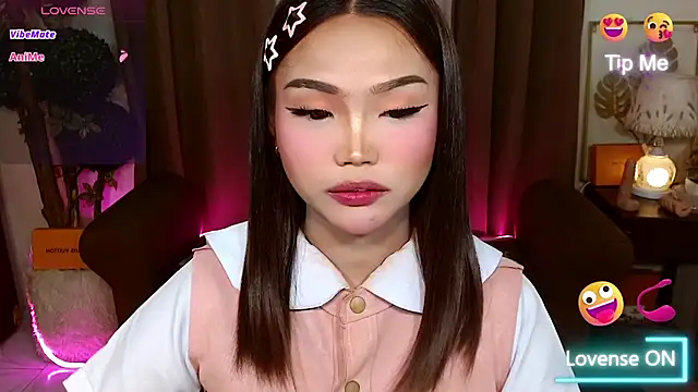 Snapshot of _MaxcineMalkova_ chatting on 2, 12, 2025 MaxcineMalkova online show from 2, 12, 2025