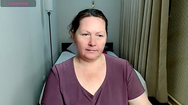 Snapshot of milf_hornys chatting on 8, 9, 2025 milf hornys online show from 8, 9, 2025
