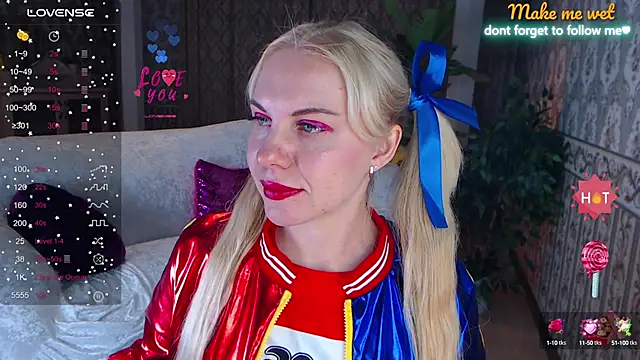 Snapshot of LiSinDoll chatting on 10, 10, 2025 LiSinDoll online show from 10, 10, 2025