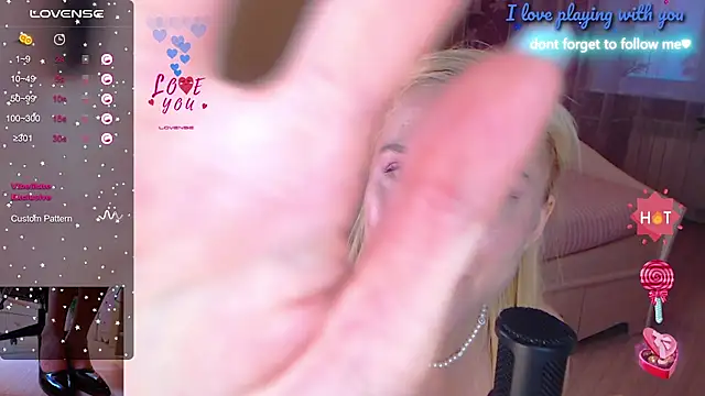 Snapshot of LiSinDoll chatting on 17, 10, 2025 LiSinDoll online show from 17, 10, 2025