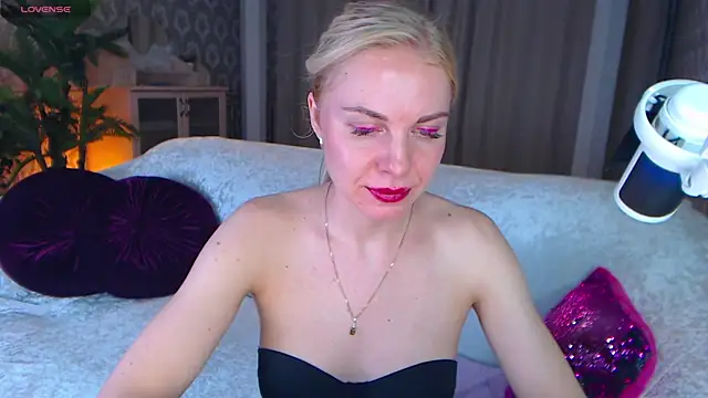 Snapshot of LiSinDoll chatting on 27, 11, 2025 LiSinDoll online show from 27, 11, 2025