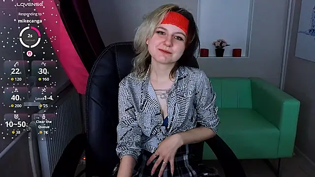 Snapshot of girl_next_doorr chatting on 24, 10, 2025 girl next doorr online show from 24, 10, 2025