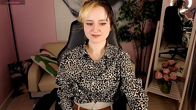 girl next doorr online show from 15, 3, 2026