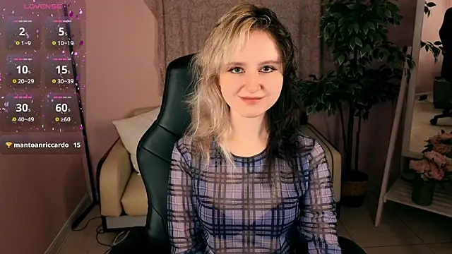 Snapshot of girl_next_doorr chatting on 5, 7, 2026 girl next doorr online show from 5, 7, 2026