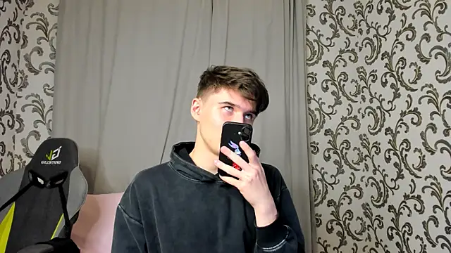 Snapshot of SherlockMax chatting on 11, 9, 2025 SherlockMax online show from 11, 9, 2025