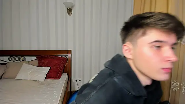 Snapshot of SherlockMax chatting on 12, 9, 2025 SherlockMax online show from 12, 9, 2025