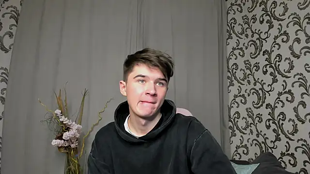 Snapshot of SherlockMax chatting on 16, 9, 2025 SherlockMax online show from 16, 9, 2025