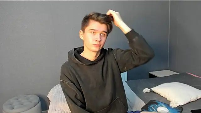 Snapshot of SherlockMax chatting on 16, 10, 2025 SherlockMax online show from 16, 10, 2025