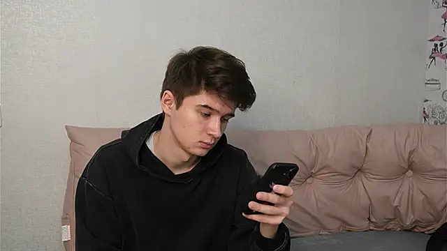 Snapshot of SherlockMax chatting on 23, 10, 2025 SherlockMax online show from 23, 10, 2025