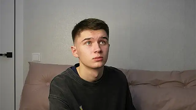 Snapshot of SherlockMax chatting on 6, 11, 2025 SherlockMax online show from 6, 11, 2025