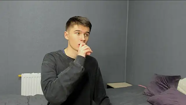 Snapshot of SherlockMax chatting on 14, 11, 2025 SherlockMax online show from 14, 11, 2025