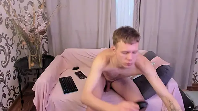 Snapshot of SherlockMax chatting on 14, 12, 2025 SherlockMax online show from 14, 12, 2025