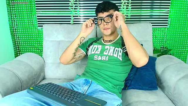 CamiiGuzmanX online show from 18, 3, 2026