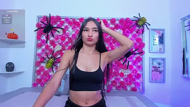 Snapshot of hannah_miller_1 chatting on 27, 10, 2025 hannah miller 1 online show from 27, 10, 2025