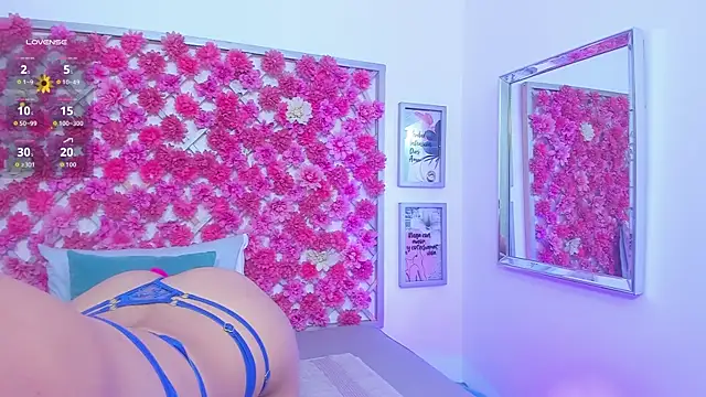 Snapshot of hannah_miller_1 chatting on 5, 12, 2025 hannah miller 1 online show from 5, 12, 2025