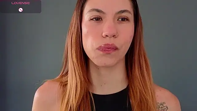 Snapshot of AntonellaaRossii chatting on 3, 12, 2025 AntonellaaRossii online show from 3, 12, 2025