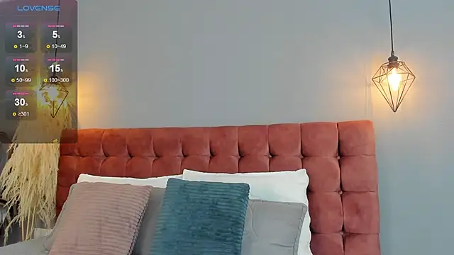 Tania 77  online show from 23, 2, 2026