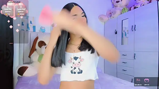 Snapshot of baby_cleo chatting on 13, 11, 2025 baby cleo online show from 13, 11, 2025