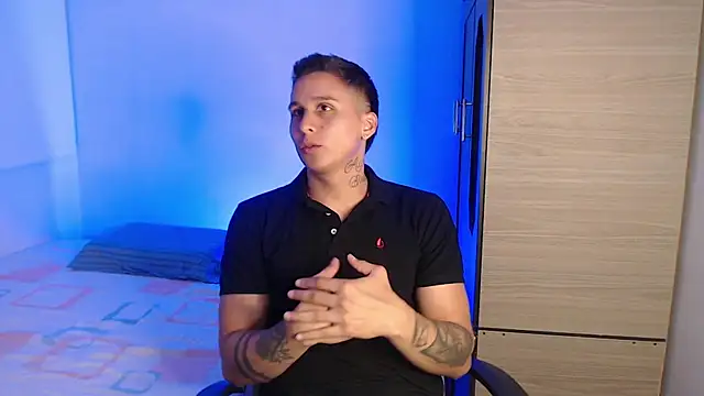 Snapshot of valentinosex1 chatting on 16, 9, 2025 valentinosex1 online show from 16, 9, 2025
