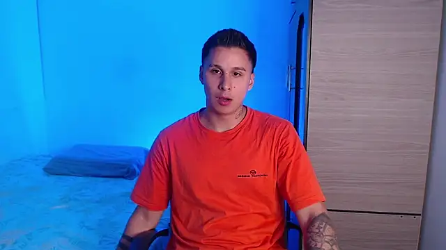 Snapshot of valentinosex1 chatting on 23, 9, 2025 valentinosex1 online show from 23, 9, 2025