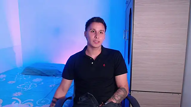 Snapshot of valentinosex1 chatting on 30, 9, 2025 valentinosex1 online show from 30, 9, 2025