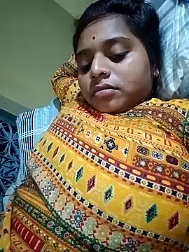 Snapshot of Hot_crety chatting on 4, 11, 2025 Hot crety online show from 4, 11, 2025