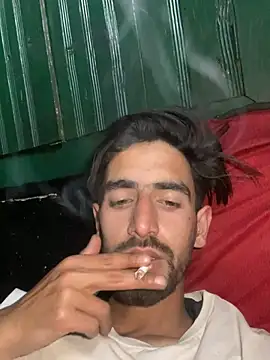 lyath3245 online show from 15, 4, 2026