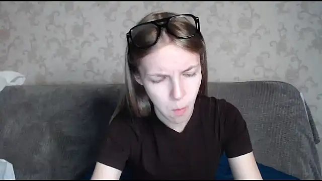 Snapshot of HitGyrl chatting on 24, 10, 2025 HitGyrl online show from 24, 10, 2025