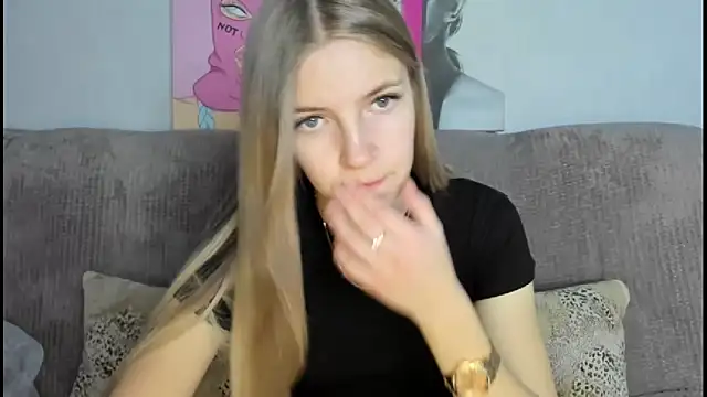 Snapshot of HitGyrl chatting on 28, 11, 2025 HitGyrl online show from 28, 11, 2025