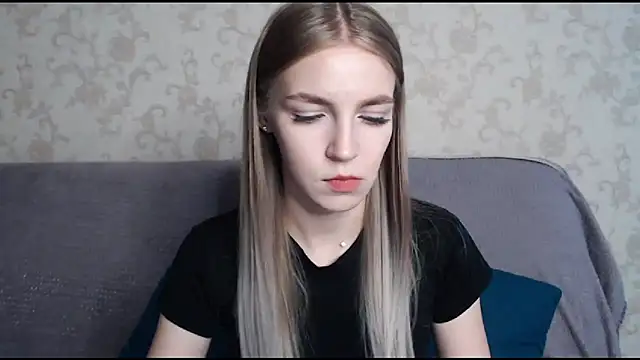 Snapshot of HitGyrl chatting on 29, 11, 2025 HitGyrl online show from 29, 11, 2025