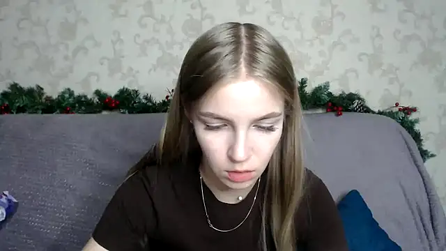 Snapshot of HitGyrl chatting on 16, 12, 2025 HitGyrl online show from 16, 12, 2025