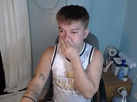 Snapshot of Fuckboii_intown chatting on 25, 9, 2025 Fuckboii intown online show from 25, 9, 2025