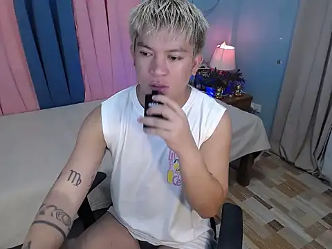 Snapshot of Fuckboii_intown chatting on 4, 7, 2026 Fuckboii intown online show from 4, 7, 2026