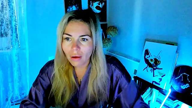 LoraBoyar online show from 8, 7, 2026