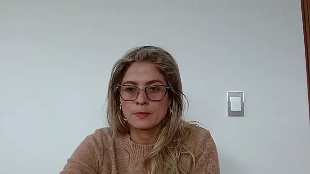 linda-mature43 online show from 18, 9, 2025