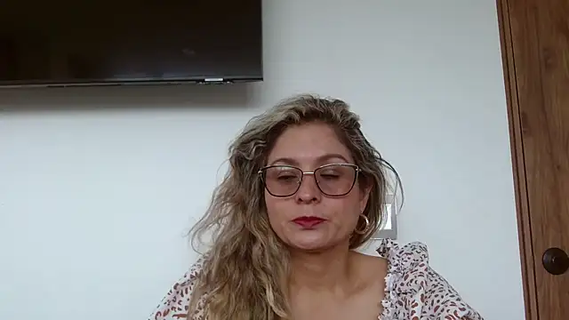 linda-mature43 online show from 13, 10, 2025