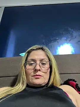 linda-mature43 online show from 18, 10, 2025