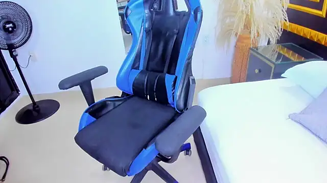 Snapshot of anagil_ chatting on 24, 10, 2025 anagil online show from 24, 10, 2025