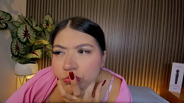 Snapshot of anagil_ chatting on 4, 12, 2025 anagil online show from 4, 12, 2025