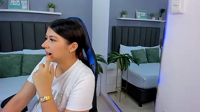 Snapshot of anagil_ chatting on 20, 12, 2025 anagil online show from 20, 12, 2025