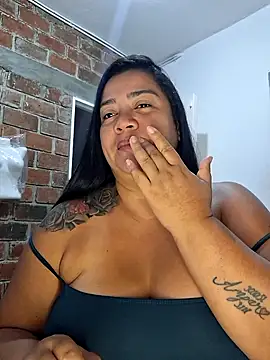 Snapshot of NARNYALABELLA chatting on 2, 10, 2025 NARNYALABELLA online show from 2, 10, 2025