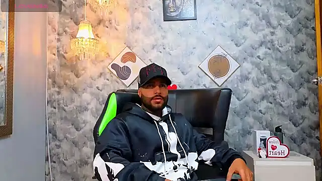 Apolo rousse1 online show from 28, 2, 2026