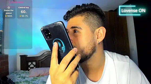Snapshot of ryan_evanss chatting on 14, 10, 2025 ryan evanss online show from 14, 10, 2025