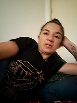 Snapshot of alinaalinutzq chatting on 20, 9, 2025 alinaalinutzq online show from 20, 9, 2025