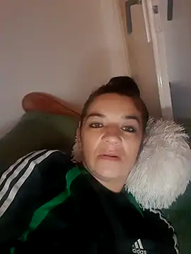 Snapshot of alinaalinutzq chatting on 11, 10, 2025 alinaalinutzq online show from 11, 10, 2025