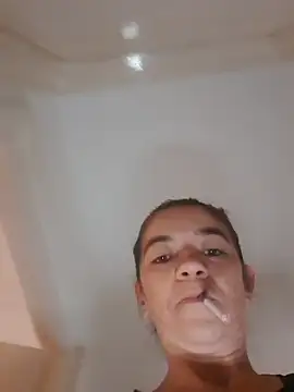 Snapshot of alinaalinutzq chatting on 4, 11, 2025 alinaalinutzq online show from 4, 11, 2025