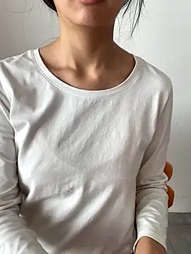 Snapshot of MengMeng0515 chatting on 14, 11, 2025 MengMeng0515 online show from 14, 11, 2025