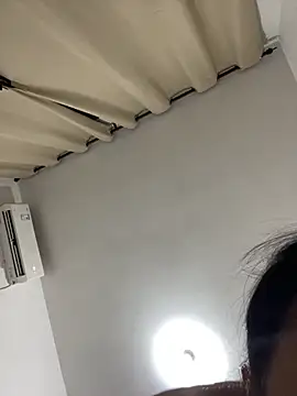 Snapshot of MengMeng0515 chatting on 29, 11, 2025 MengMeng0515 online show from 29, 11, 2025